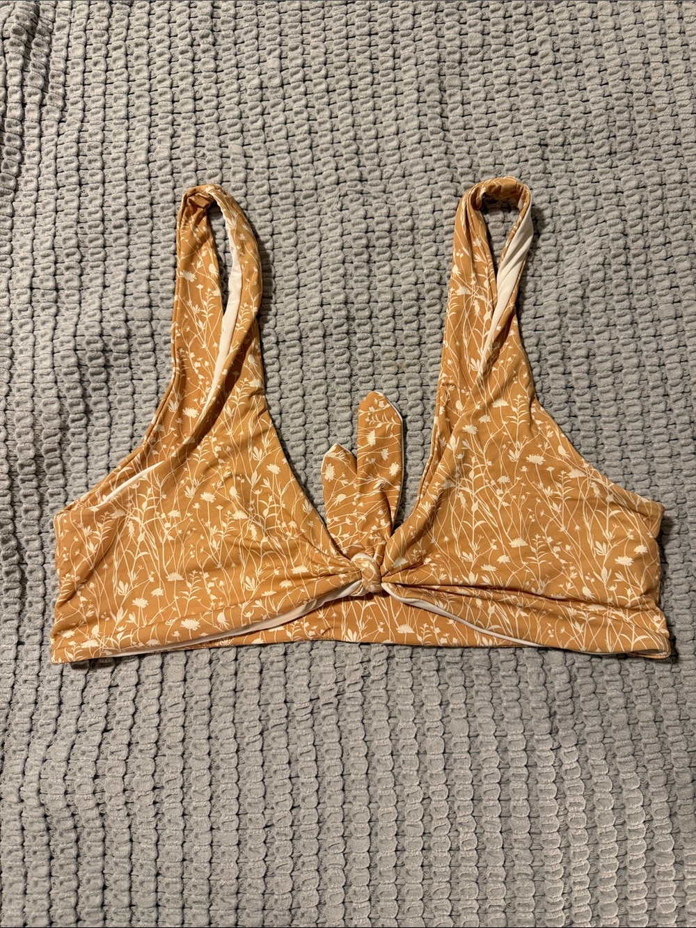 Floral Knot Front dippin daisys swim top L